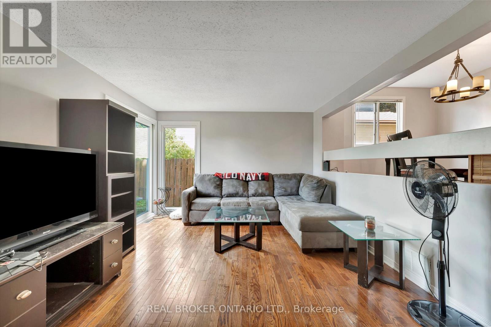 Photo 8 of 433 Duvernay Drive, Ottawa ON