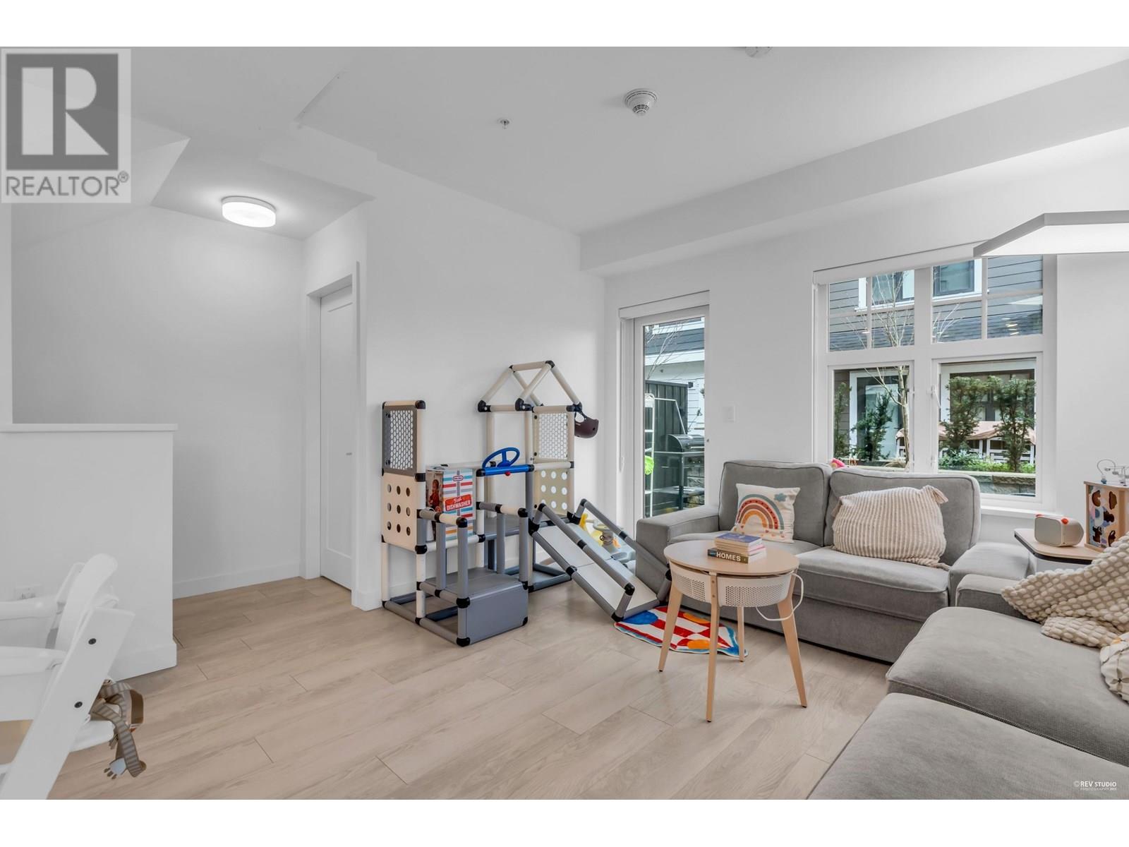 Photo 5 of 116 678 Fairview Street, Coquitlam BC