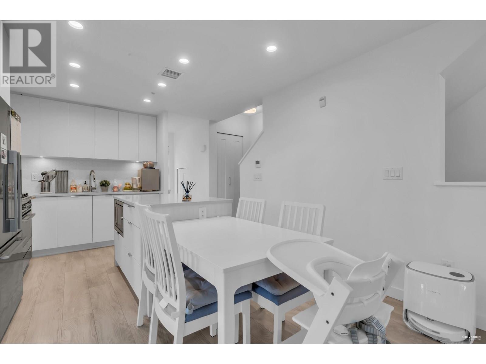 Photo 8 of 116 678 Fairview Street, Coquitlam BC