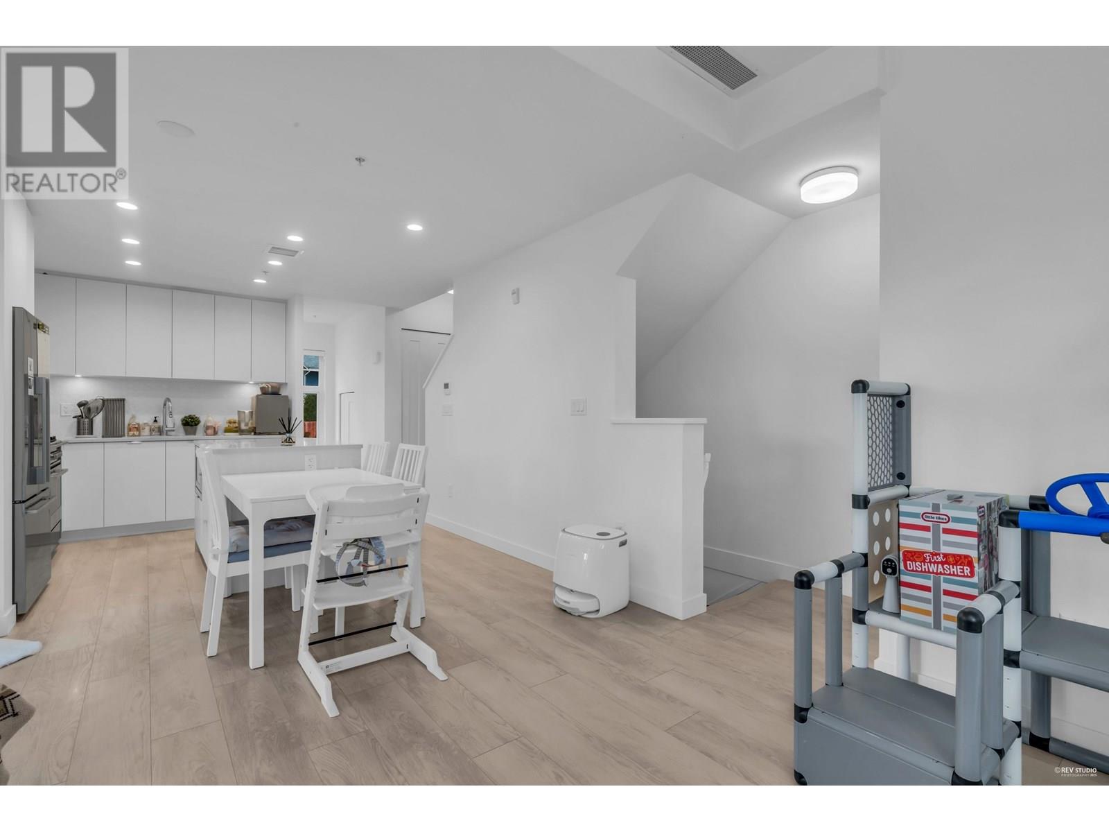 Photo 7 of 116 678 Fairview Street, Coquitlam BC
