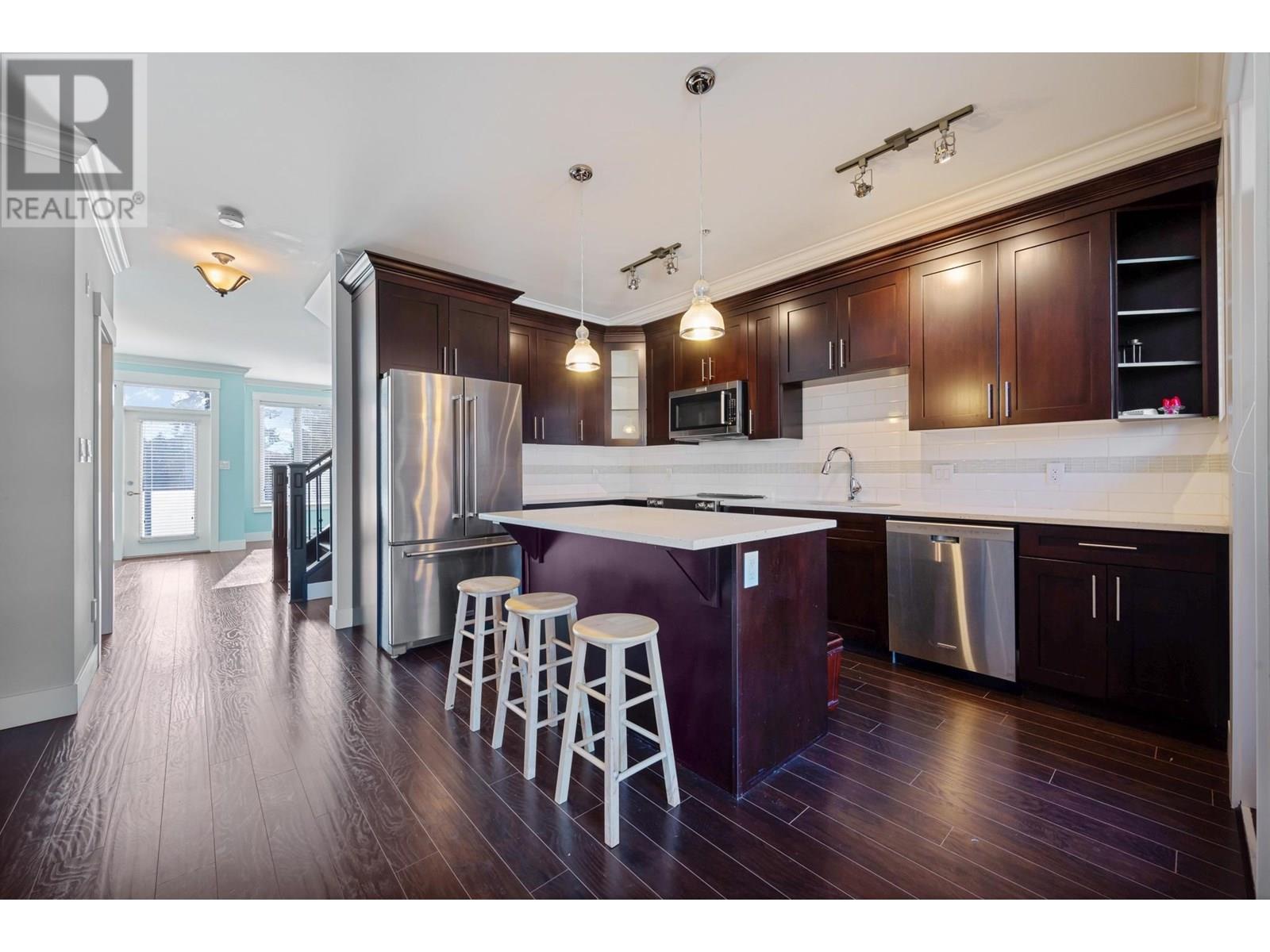 10 1731 PRAIRIE AVENUE, Port Coquitlam