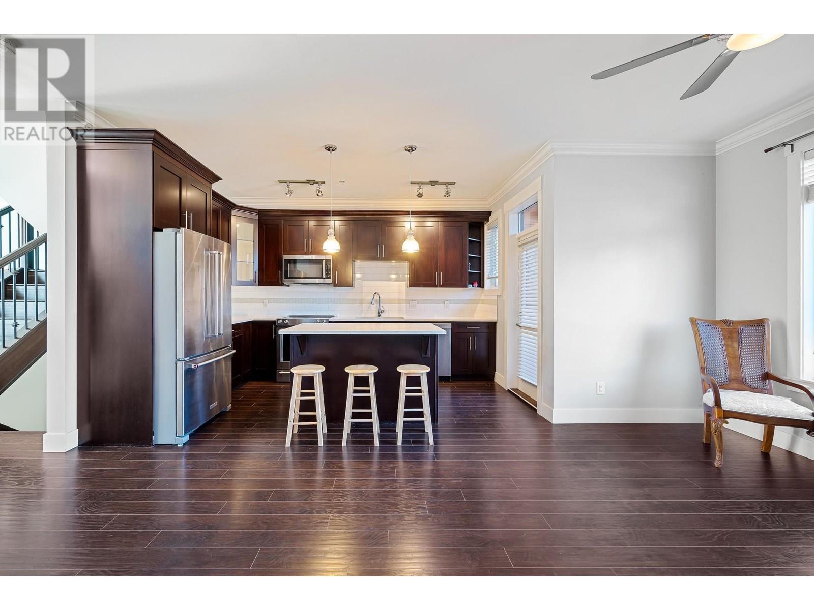10 1731 PRAIRIE AVENUE, Port Coquitlam