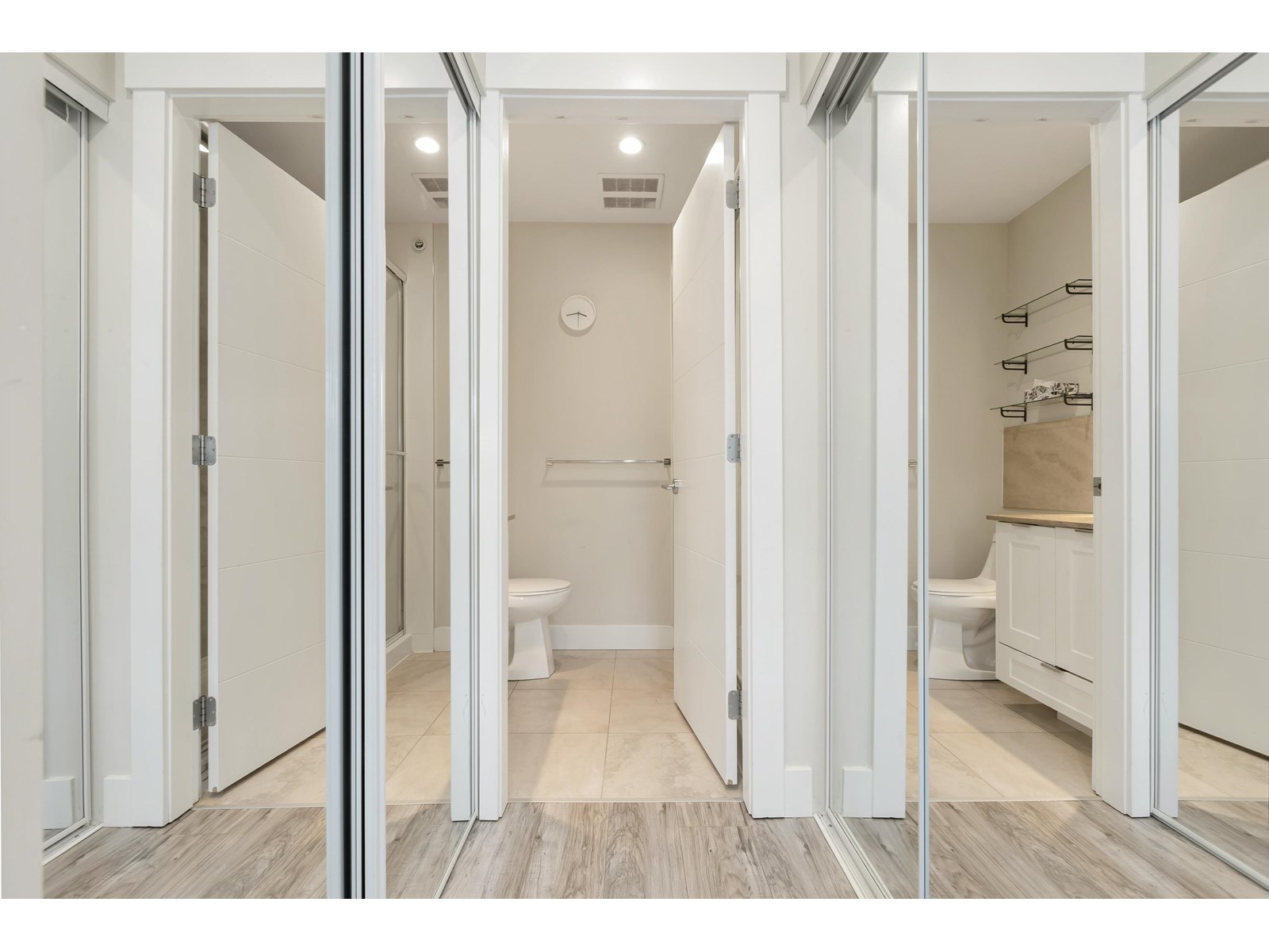Photo 13 of 33 20852 77 A Avenue, Langley BC