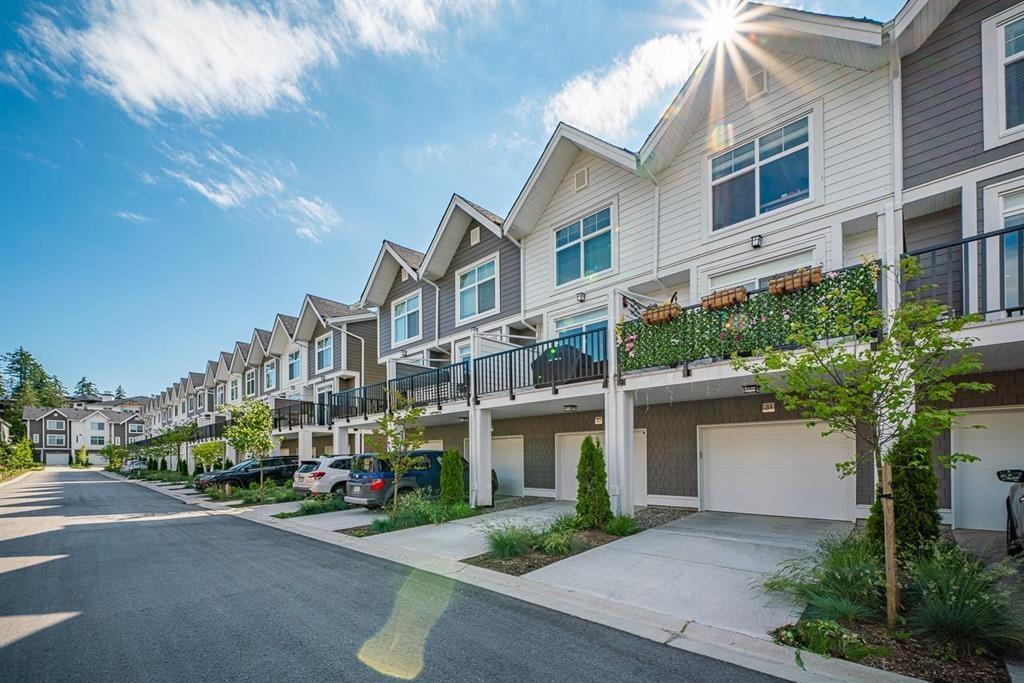 Photo 2 of 31 14541 Winter Crescent, Surrey BC