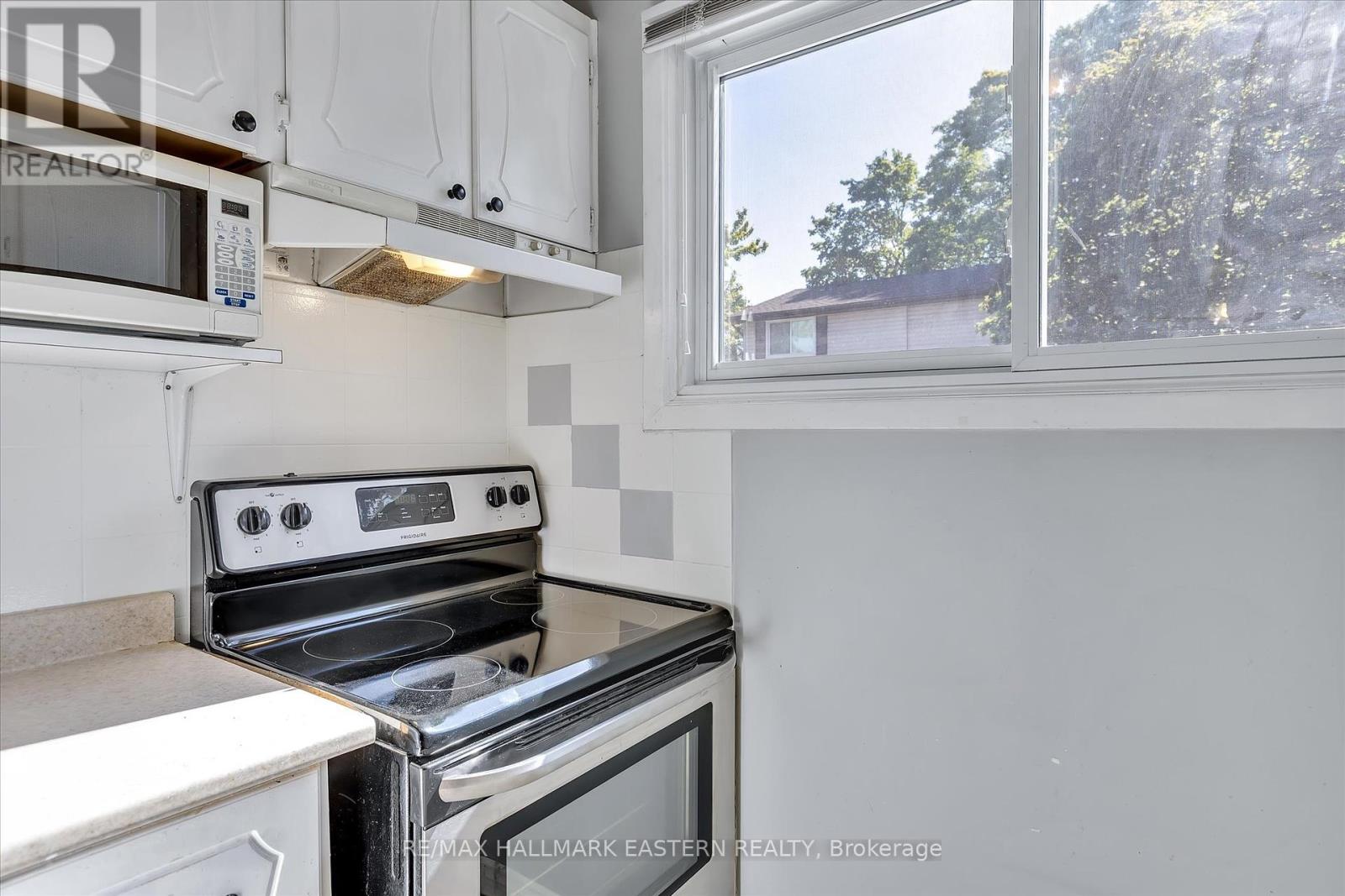 Photo 43 of 67 996 Sydenham Road, Peterborough South ON