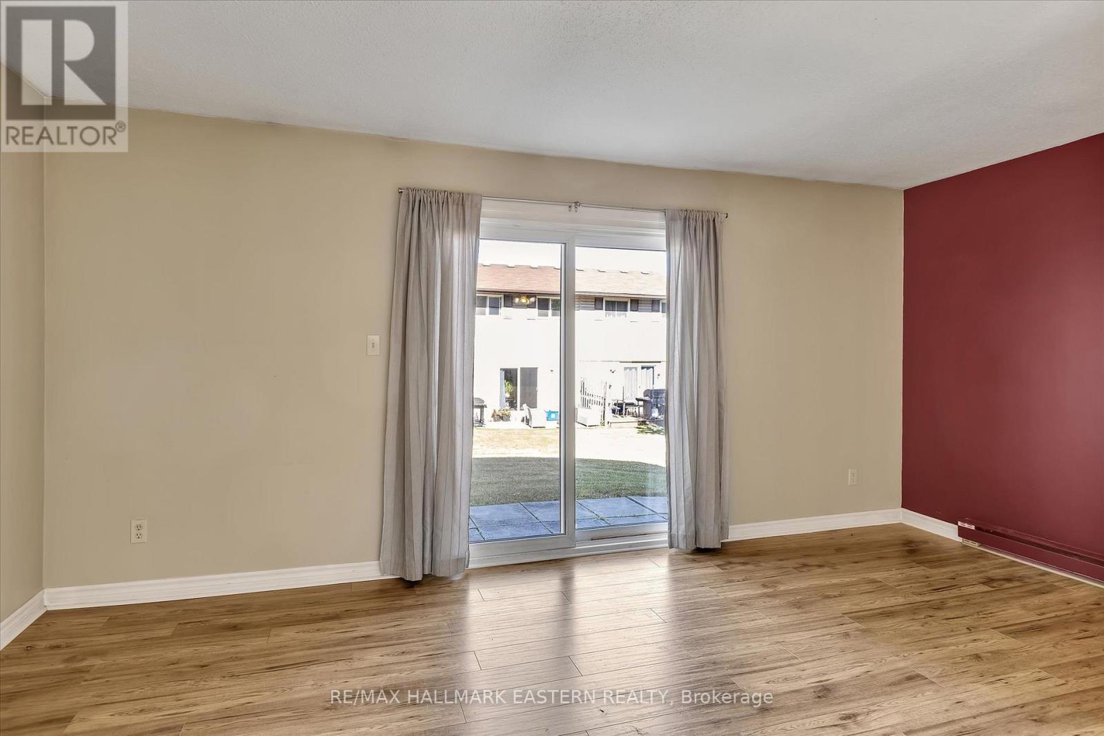 Photo 37 of 67 996 Sydenham Road, Peterborough South ON