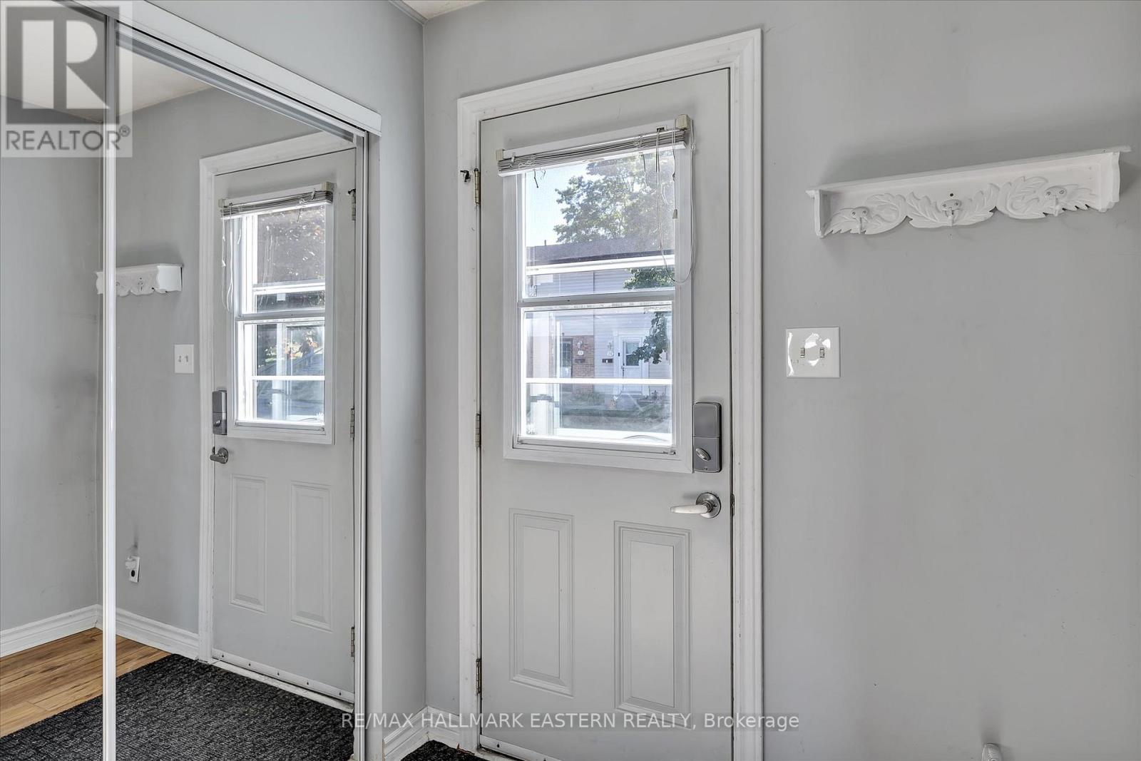 Photo 35 of 67 996 Sydenham Road, Peterborough South ON