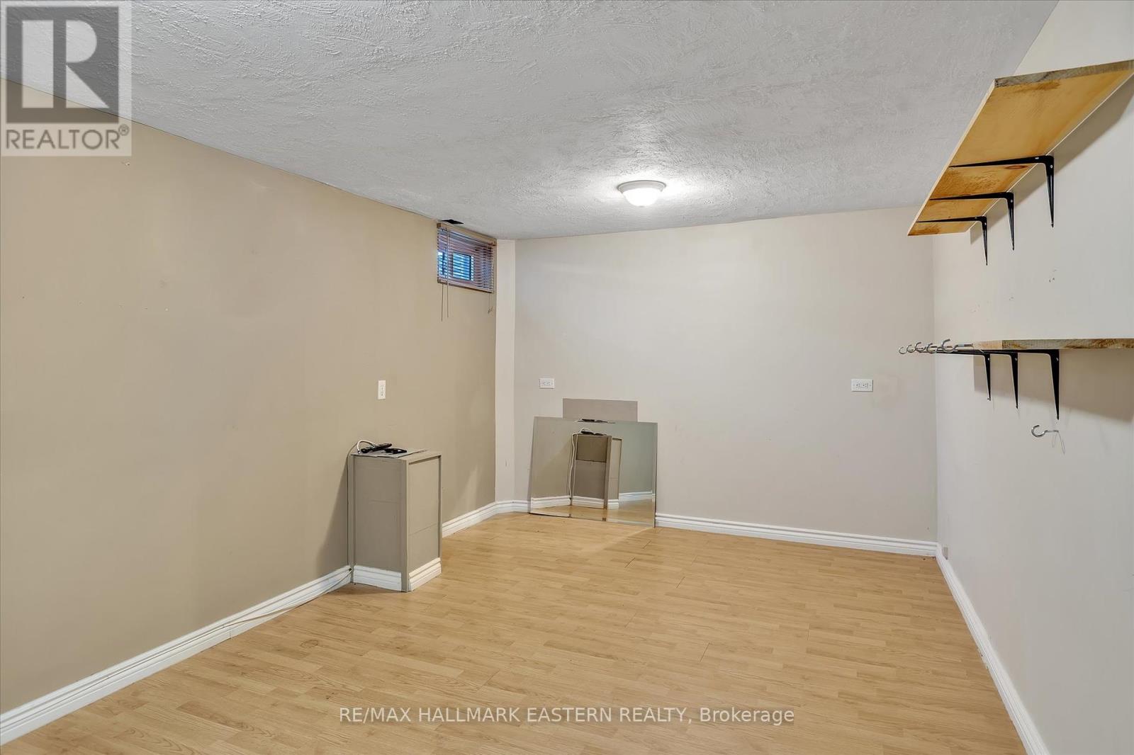 Photo 39 of 67 996 Sydenham Road, Peterborough South ON