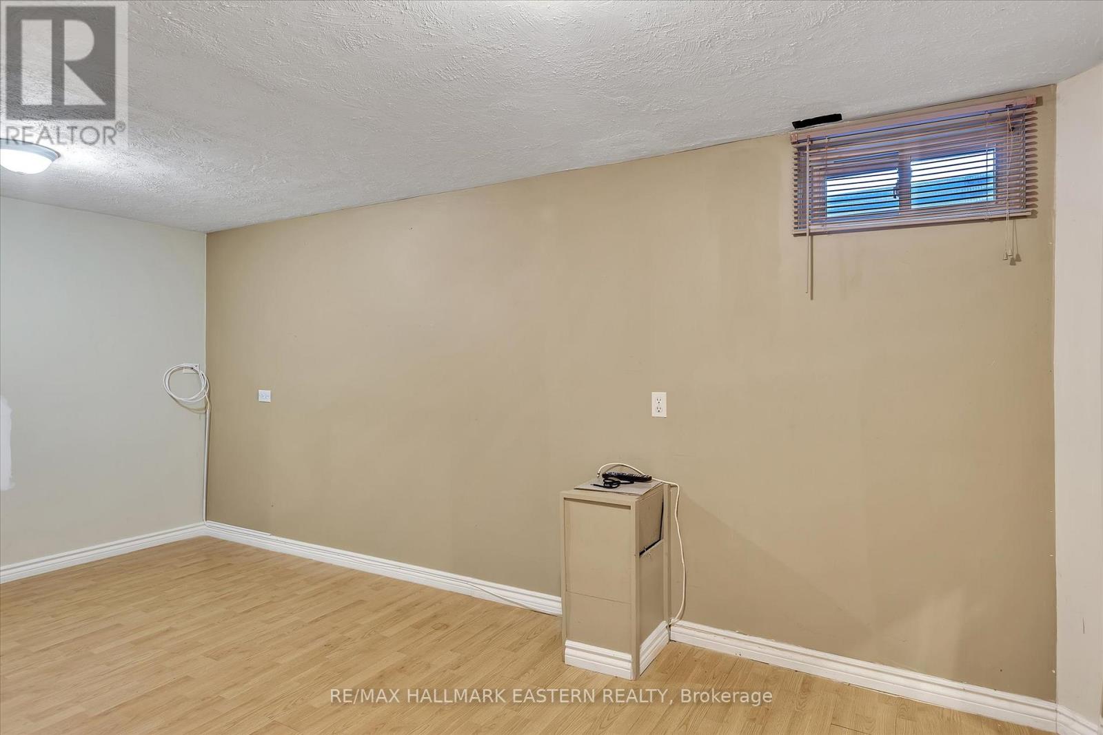 Photo 21 of 67 996 Sydenham Road, Peterborough South ON