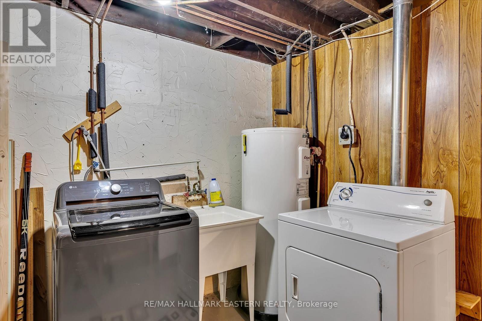 Photo 44 of 67 996 Sydenham Road, Peterborough South ON