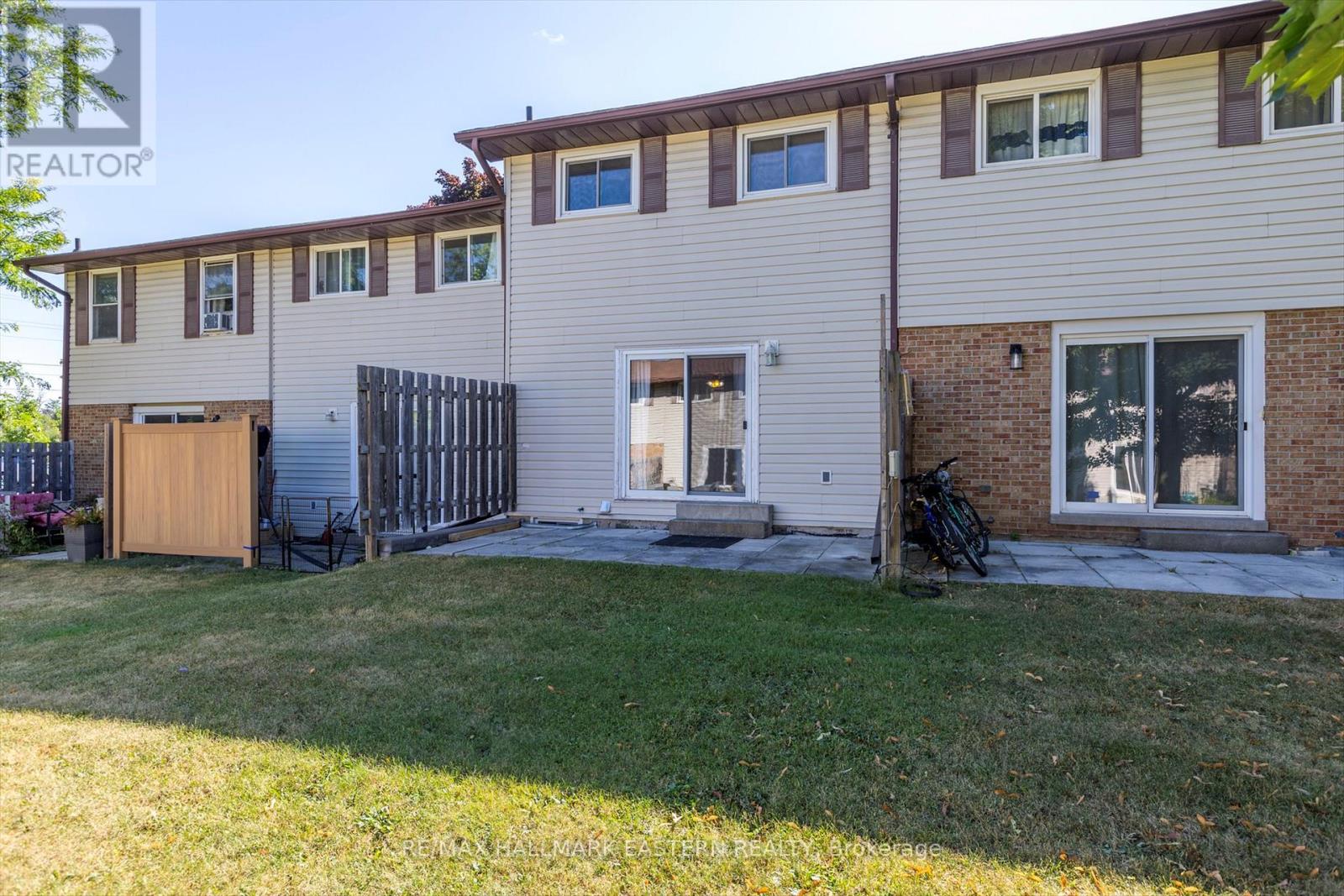 Photo 17 of 67 996 Sydenham Road, Peterborough South ON