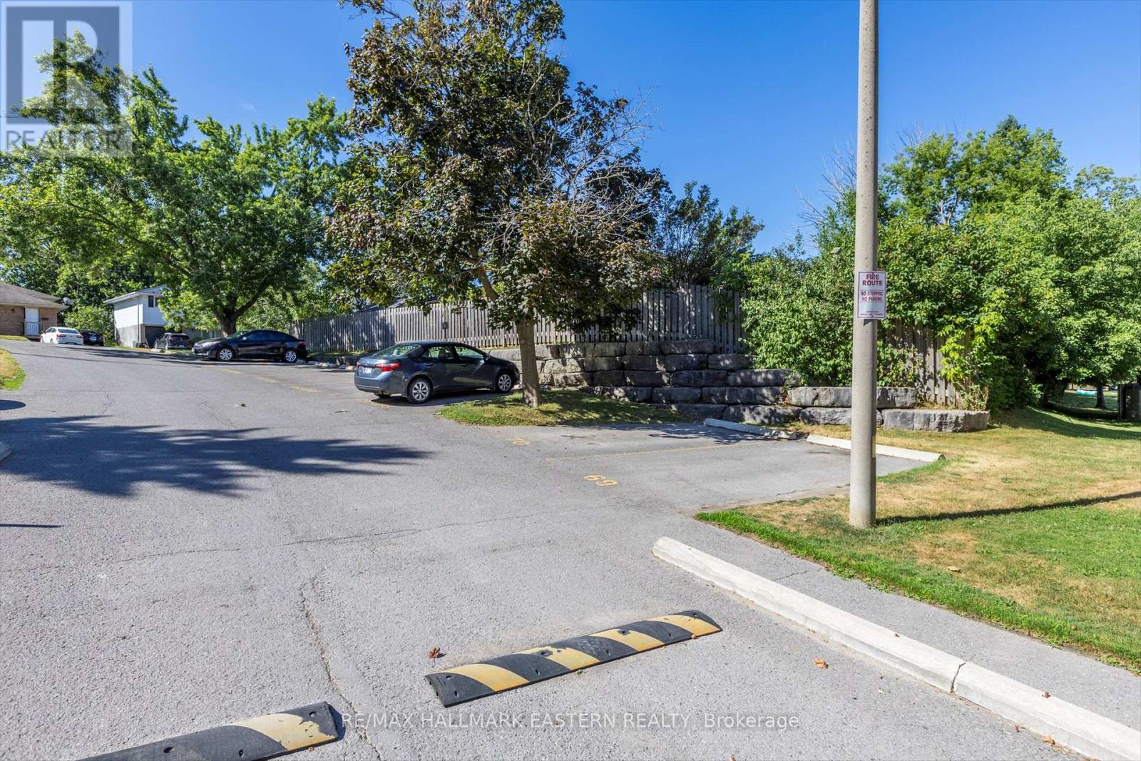 Photo 4 of 67 996 Sydenham Road, Peterborough South ON