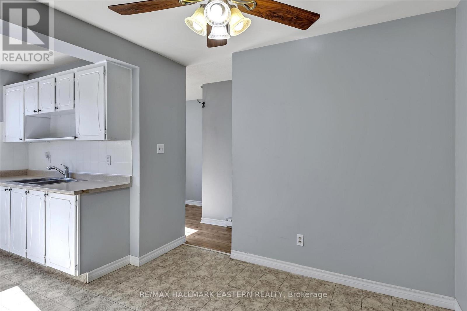 Photo 36 of 67 996 Sydenham Road, Peterborough South ON
