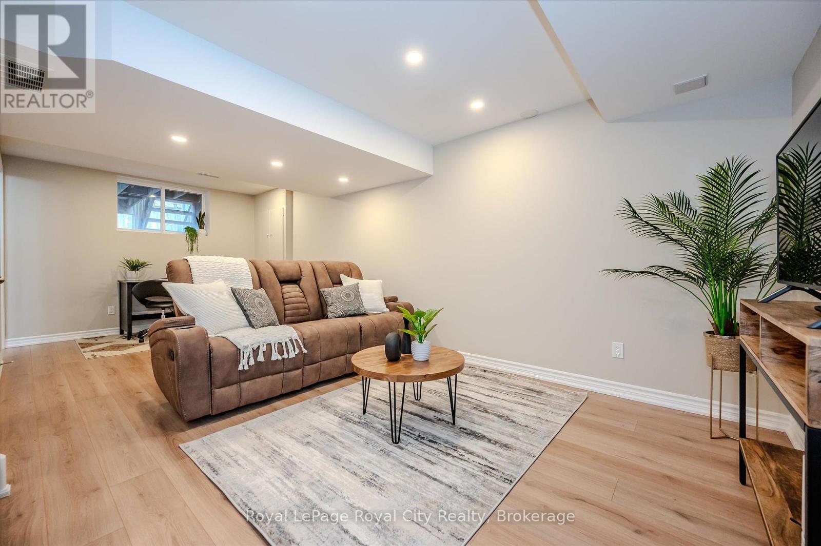 Photo 1 of 4 361 Arkell Road, Guelph ON