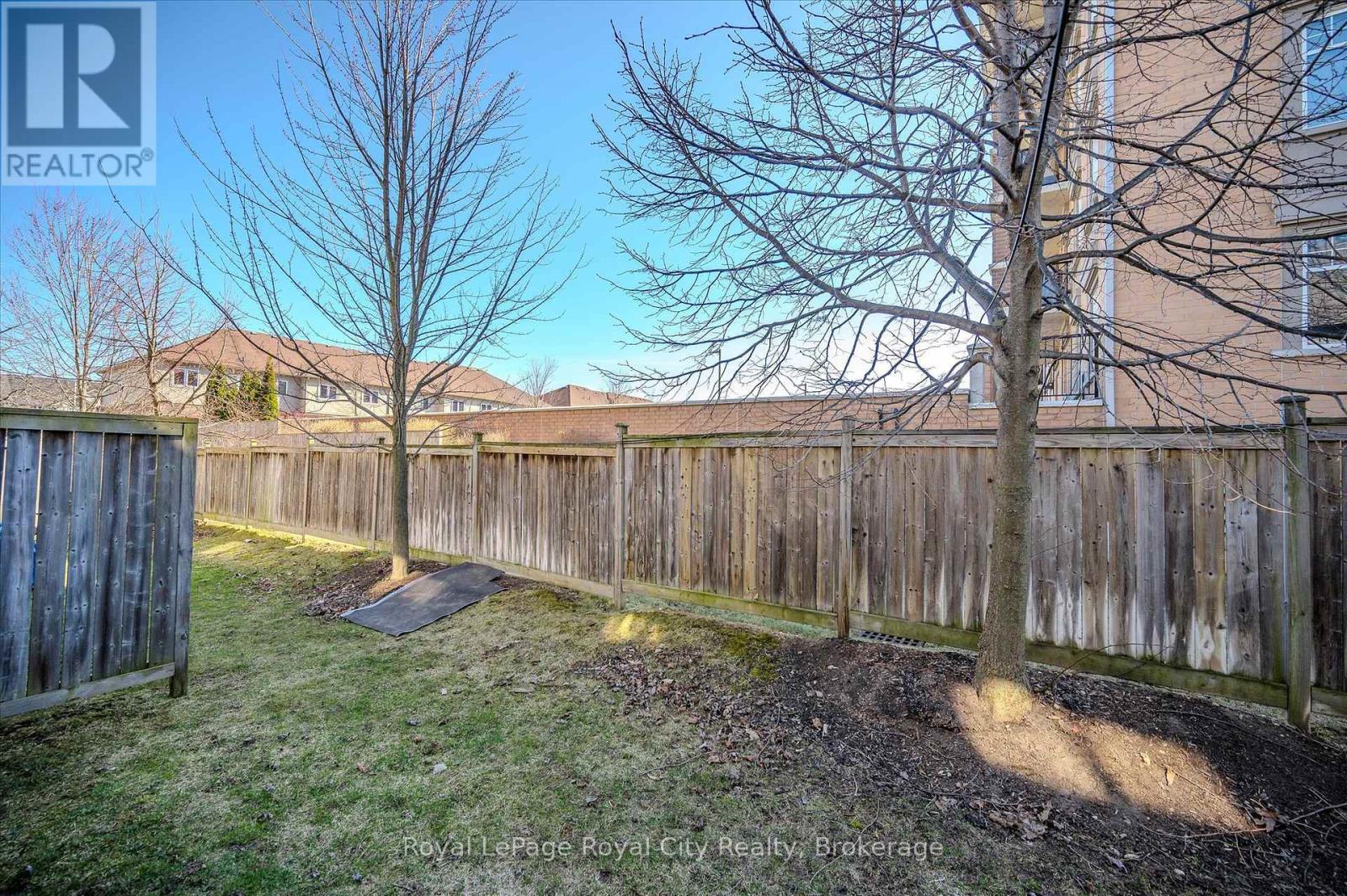 Photo 8 of 4 361 Arkell Road, Guelph ON