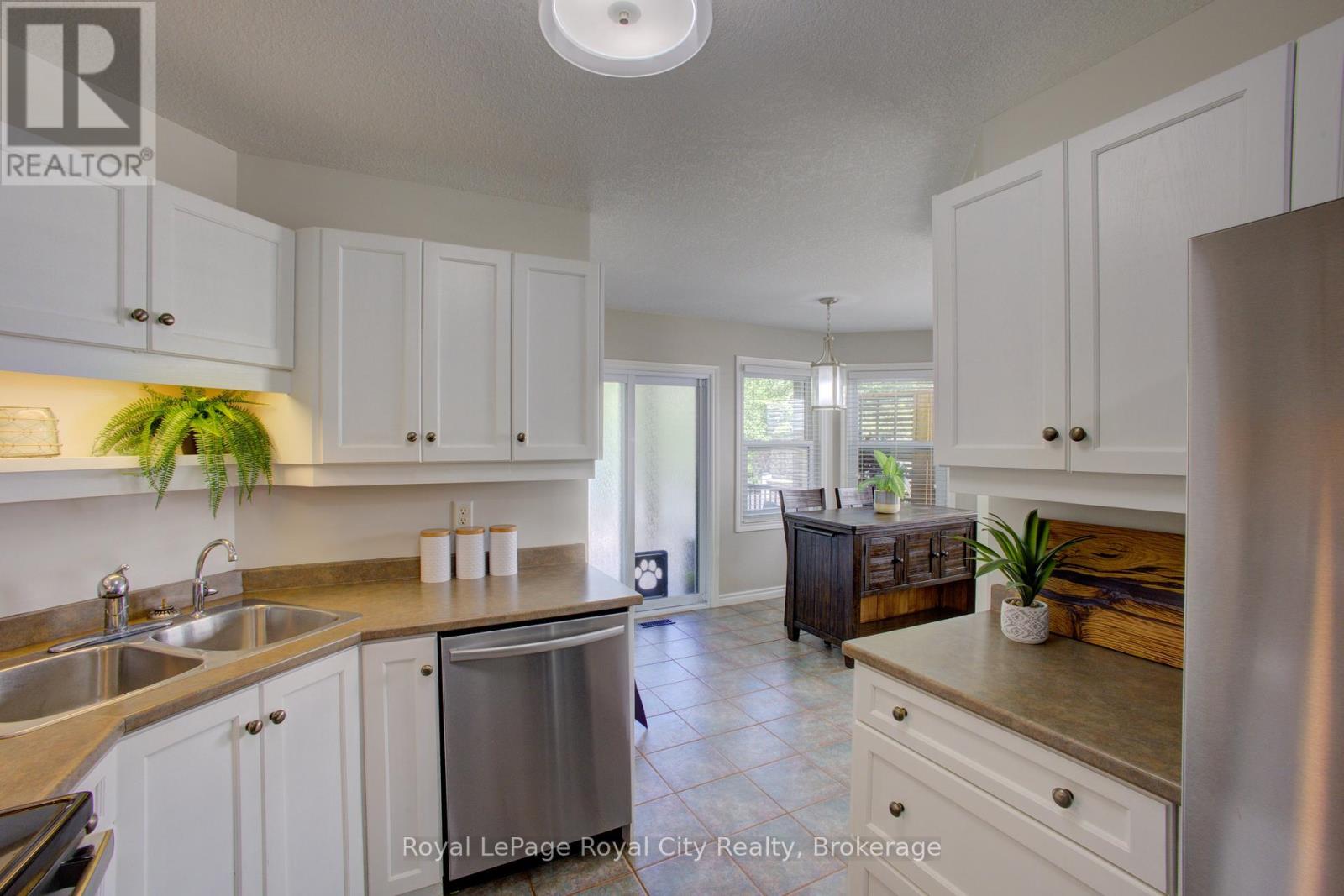 Photo 19 of 830 Scotland Street, Centre Wellington ON