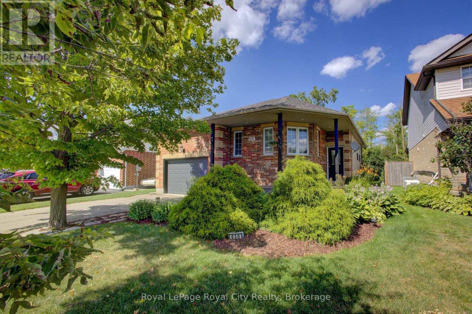 Photo 2 of 830 Scotland Street, Centre Wellington ON