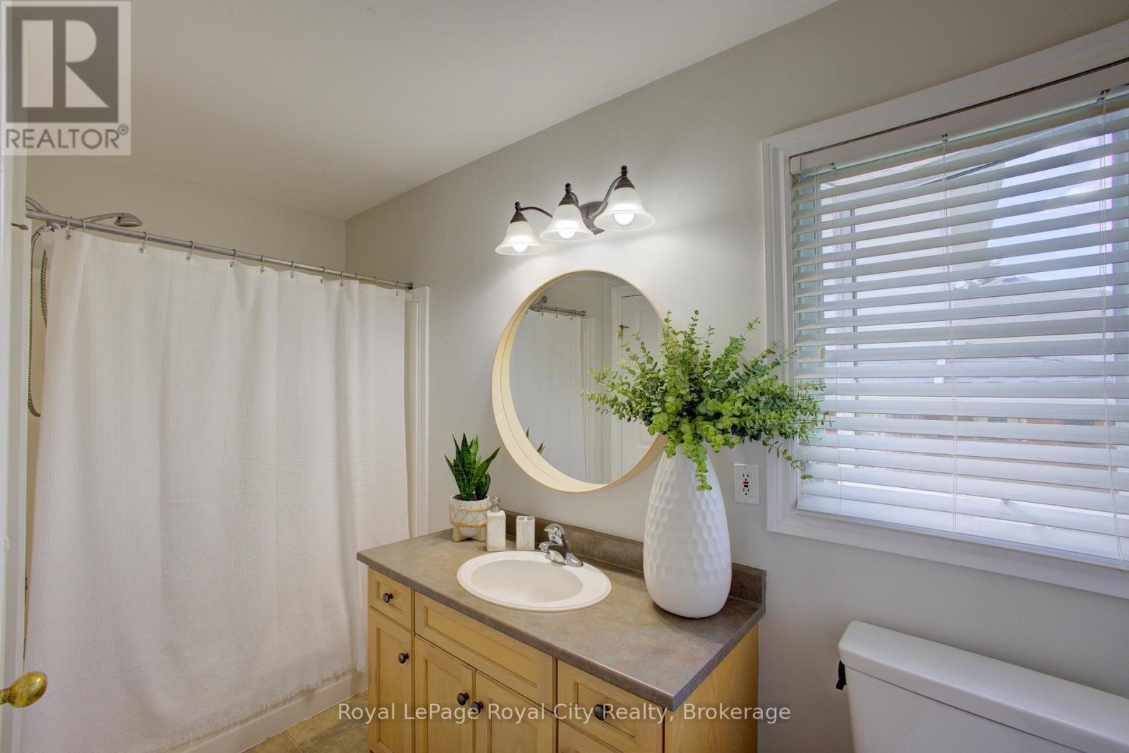 Photo 23 of 830 Scotland Street, Centre Wellington ON
