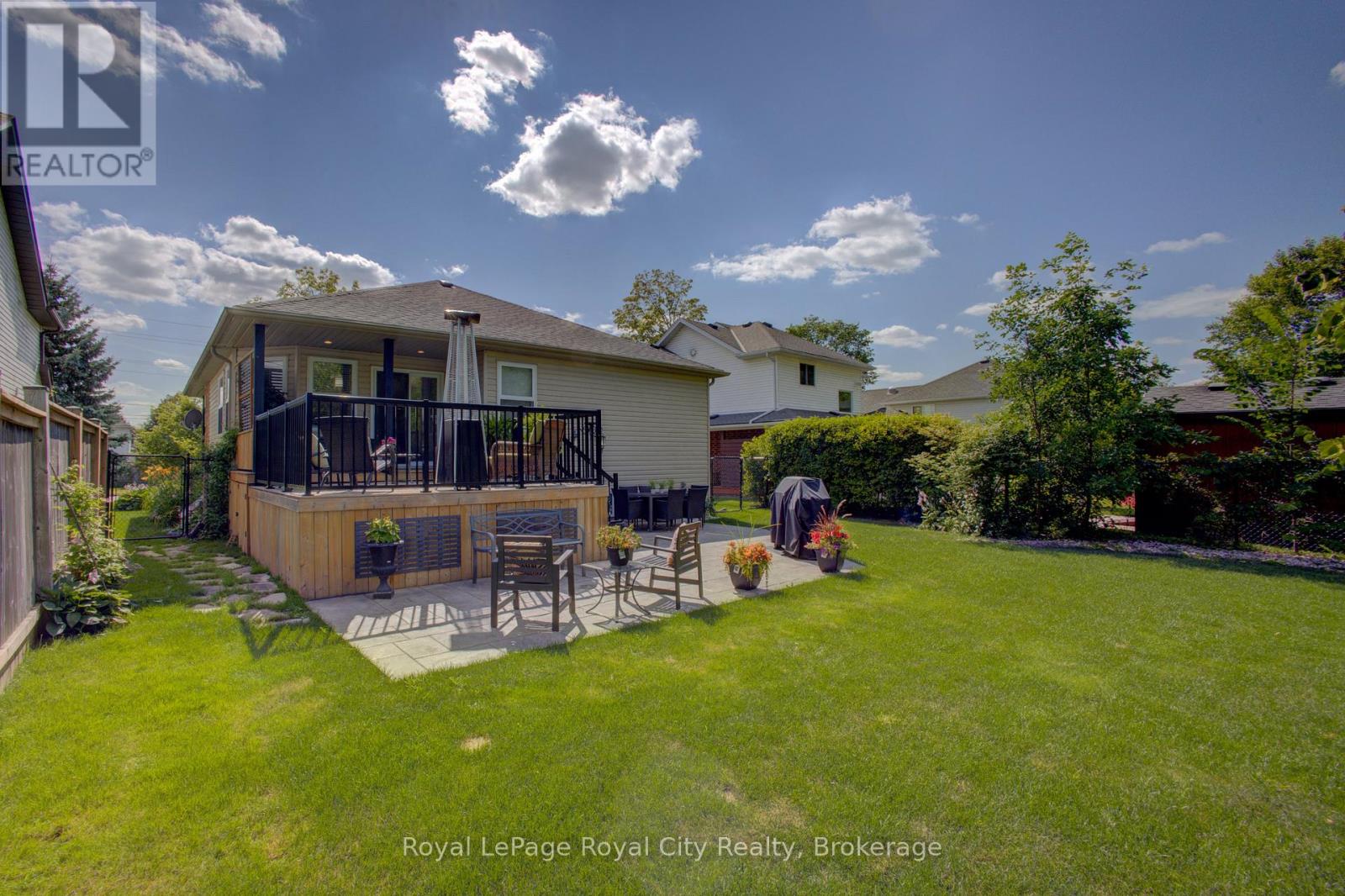 Photo 32 of 830 Scotland Street, Centre Wellington ON