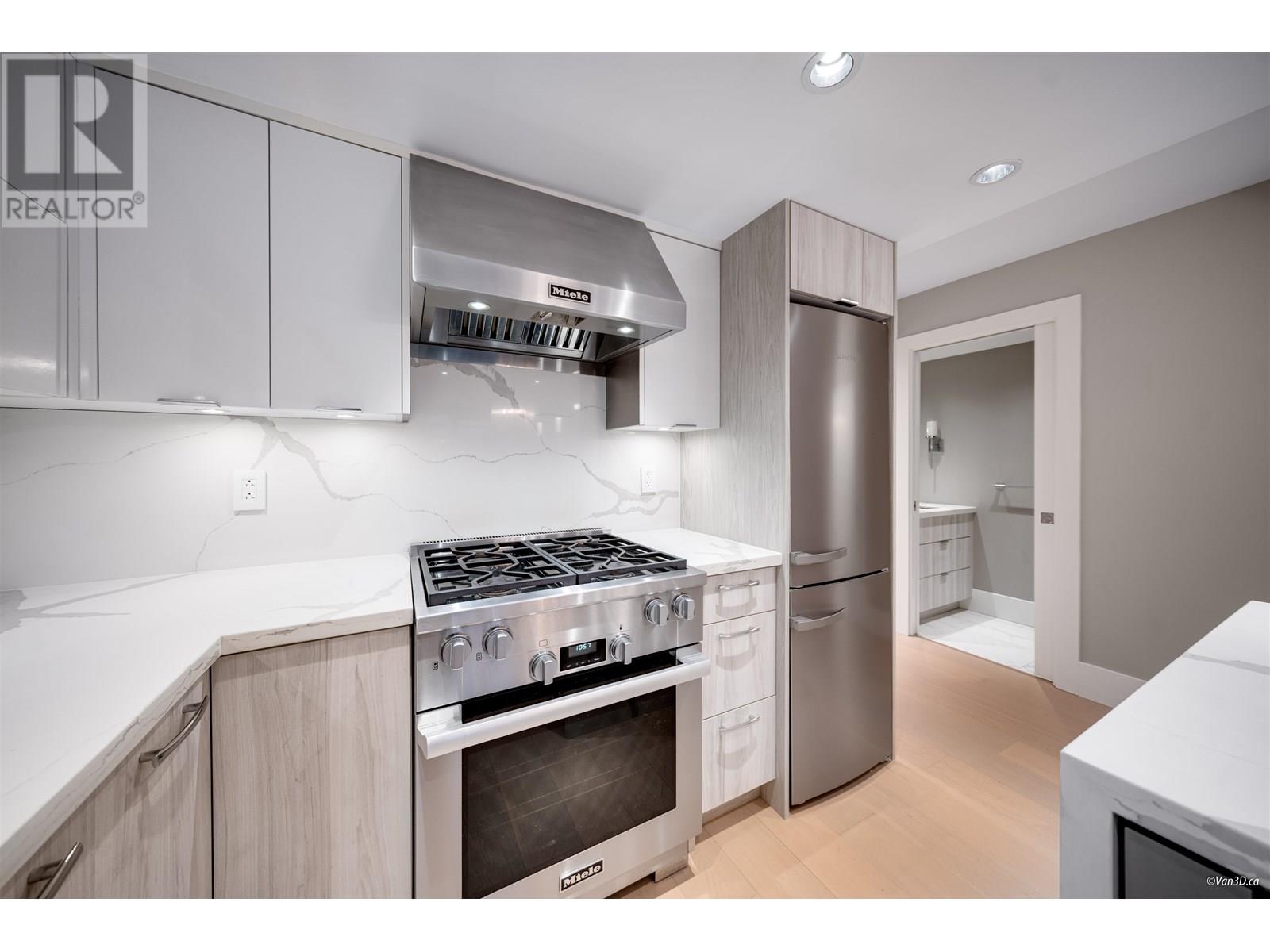 Photo 5 of 101 1133 Homer Street, Vancouver BC