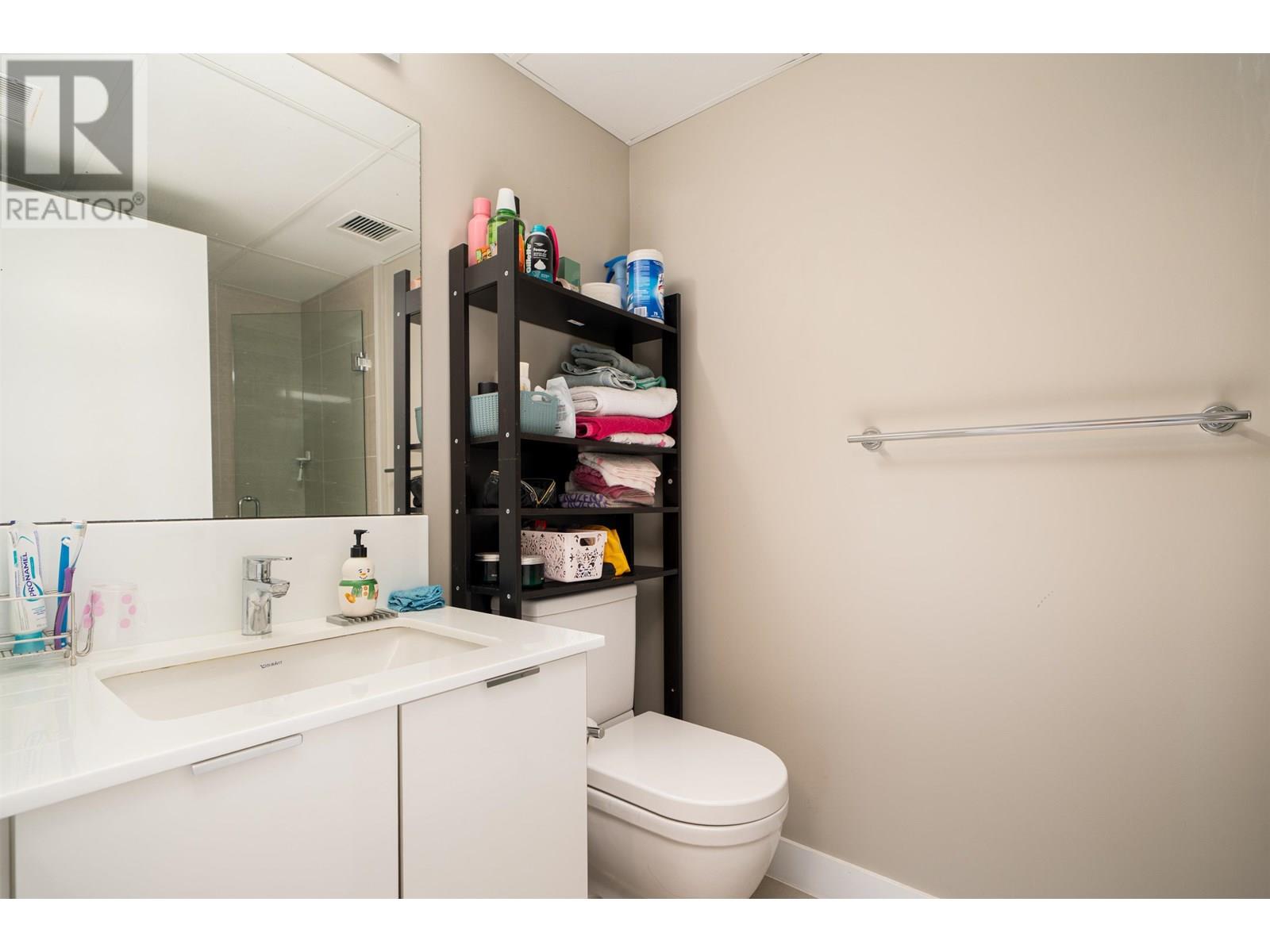 Photo 16 of 105 10011 River Drive, Richmond BC