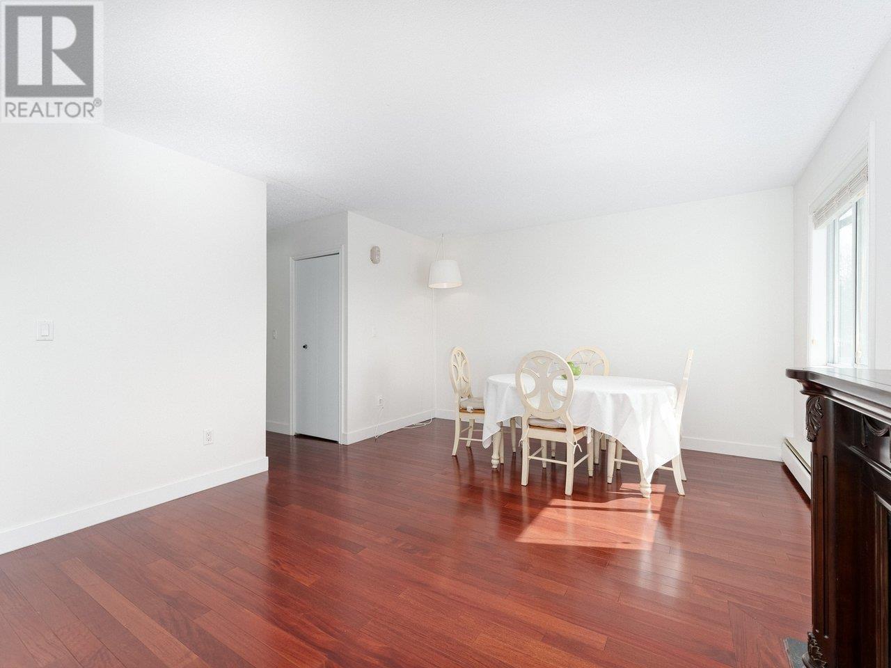 Photo 3 of 310 809 W 16th Street, North Vancouver BC