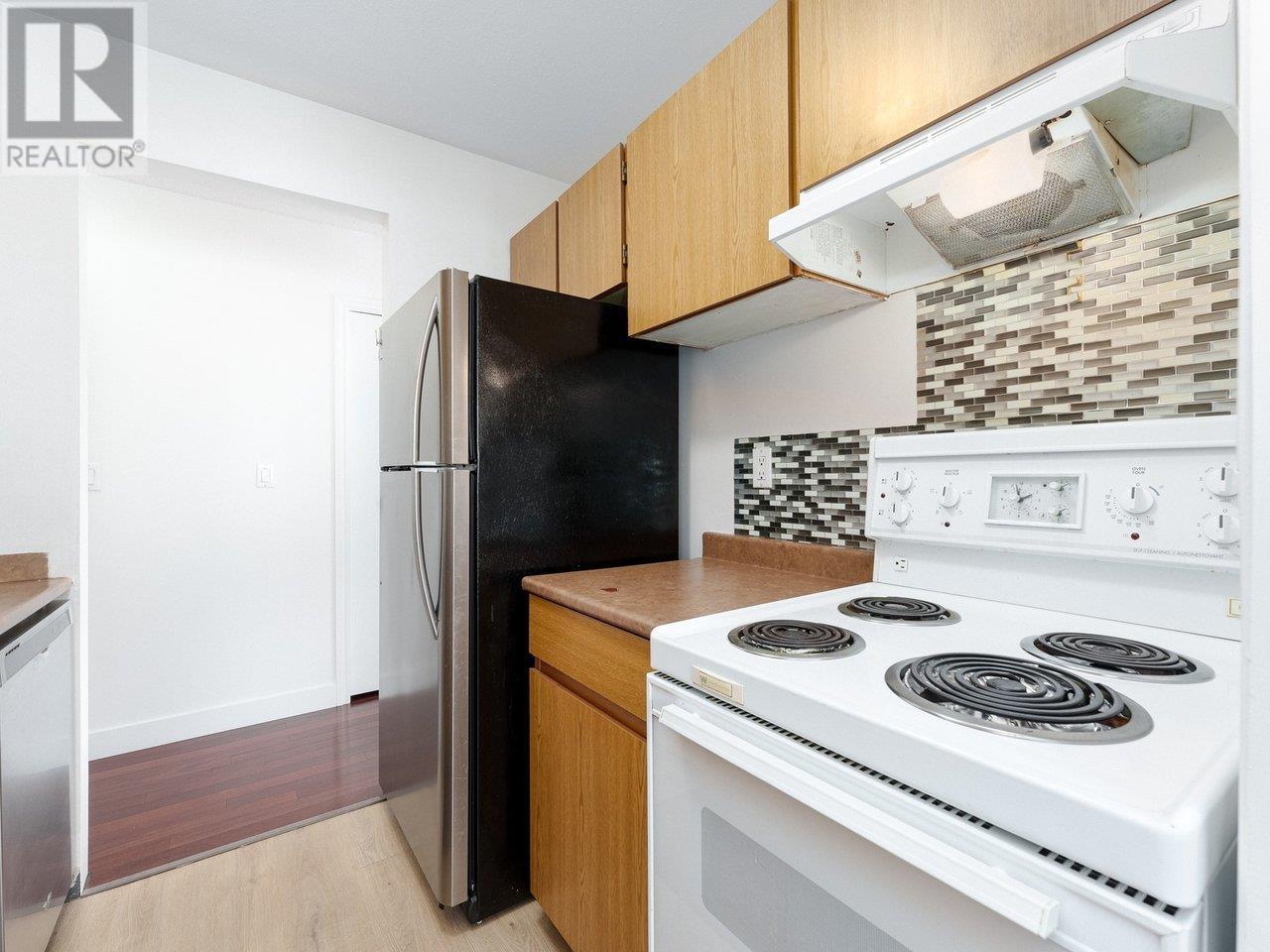 Photo 11 of 310 809 W 16th Street, North Vancouver BC