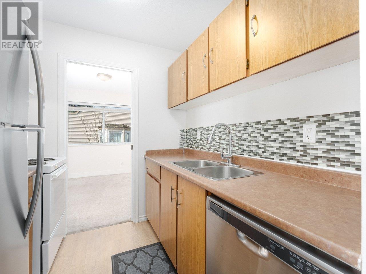 Photo 9 of 310 809 W 16th Street, North Vancouver BC