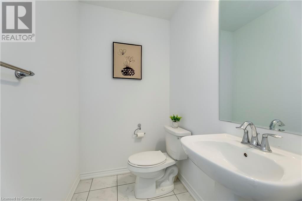 Photo 4 of 82 Huguenot Road, Oakville ON