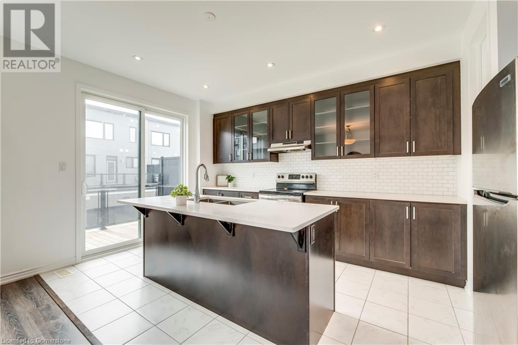 Photo 39 of 82 Huguenot Road, Oakville ON