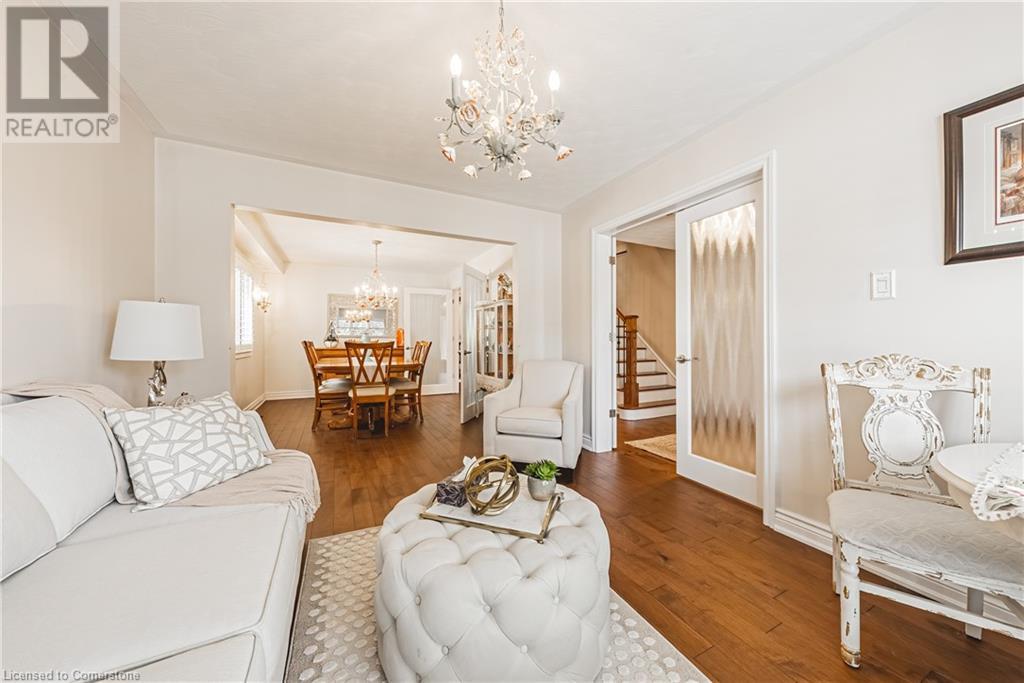 Photo 10 of 2 Antoinette Court, Hamilton ON