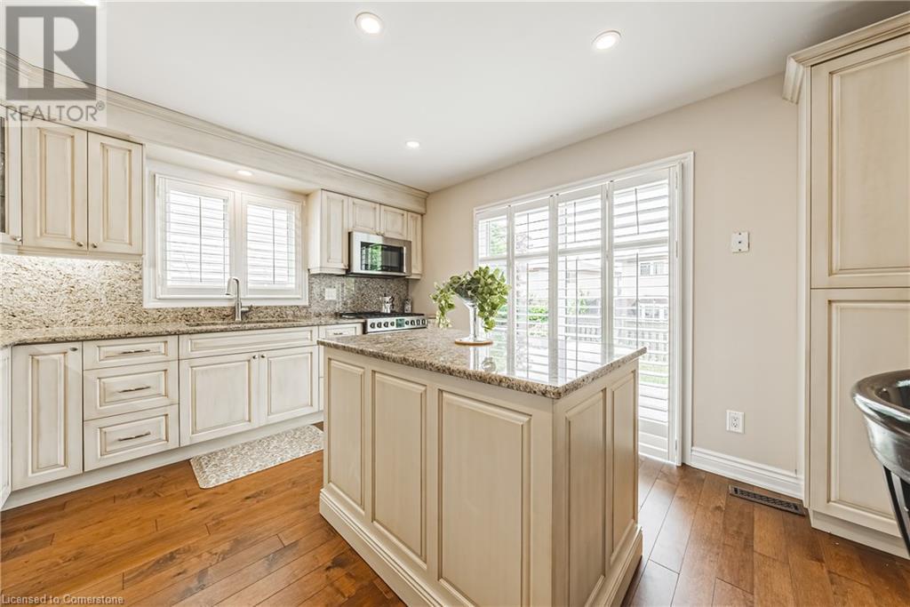 Photo 19 of 2 Antoinette Court, Hamilton ON
