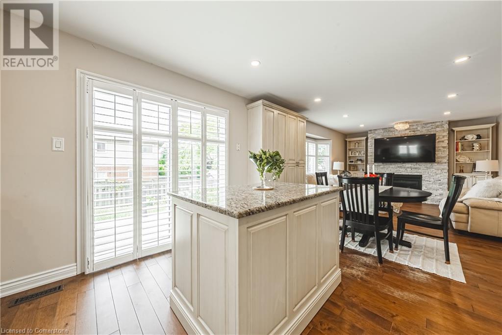 Photo 23 of 2 Antoinette Court, Hamilton ON