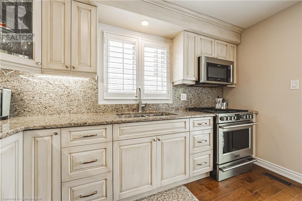 Photo 24 of 2 Antoinette Court, Hamilton ON