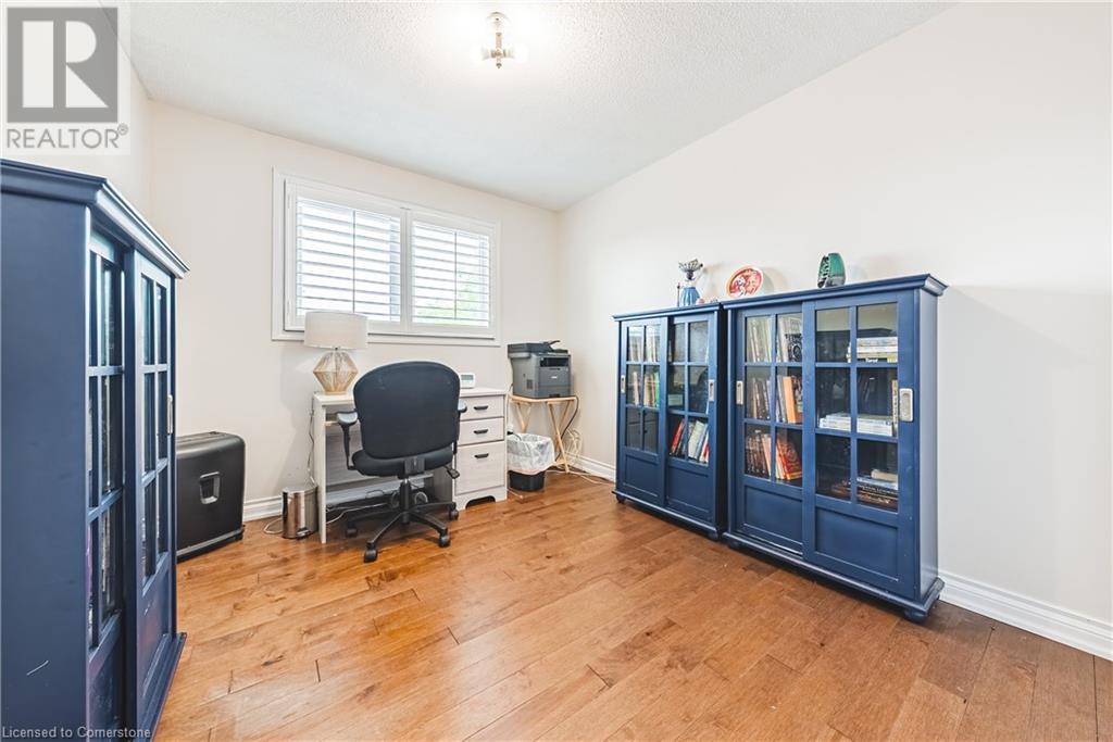 Photo 35 of 2 Antoinette Court, Hamilton ON