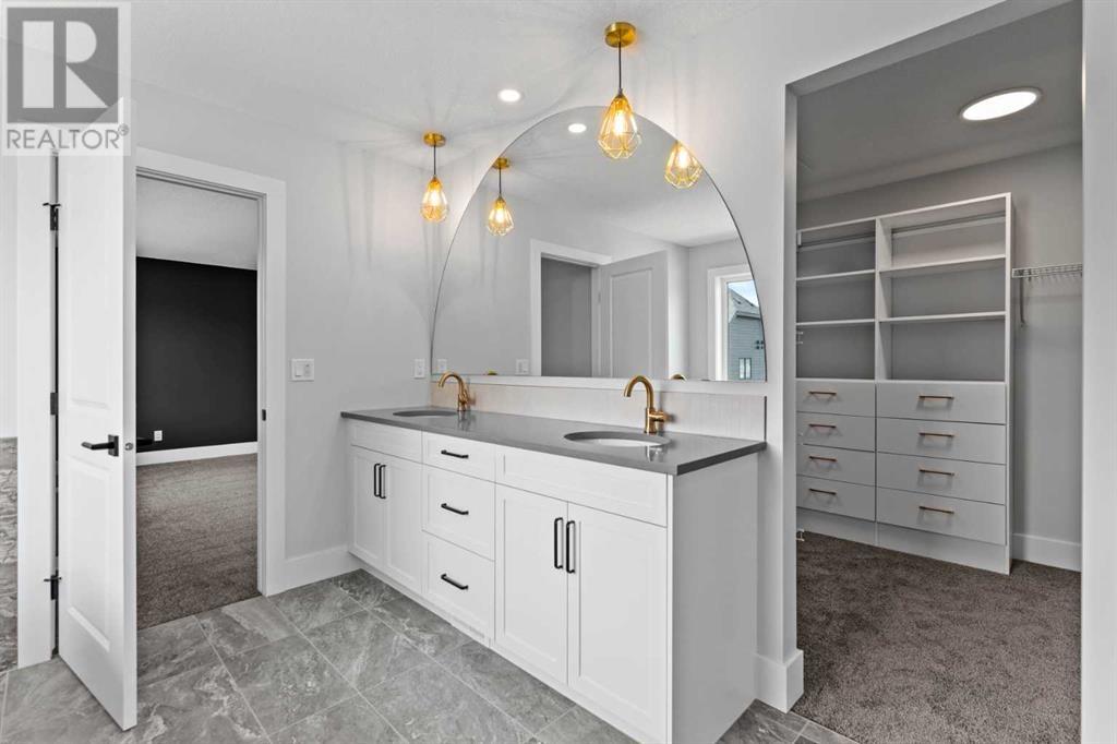 Photo 3 of 205 Creekstone Hill Sw, Calgary AB