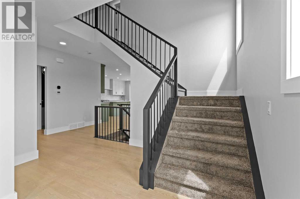 Photo 22 of 205 Creekstone Hill Sw, Calgary AB