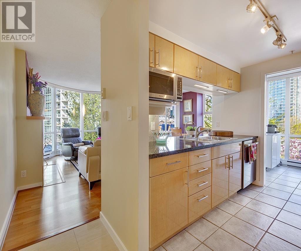 Photo 19 of 706 1077 Marinaside Crescent, Vancouver BC