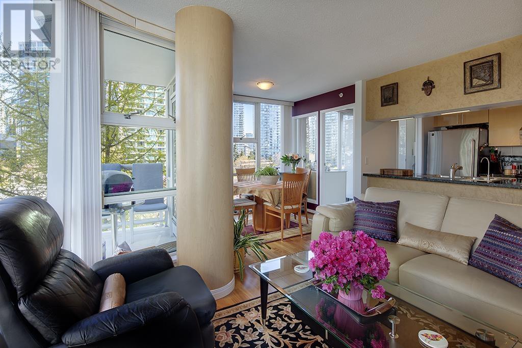 Photo 15 of 706 1077 Marinaside Crescent, Vancouver BC