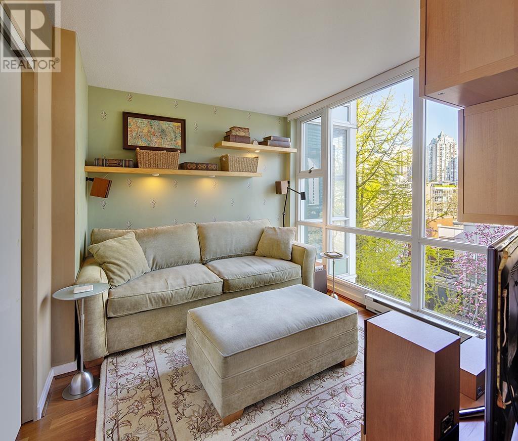 Photo 8 of 706 1077 Marinaside Crescent, Vancouver BC