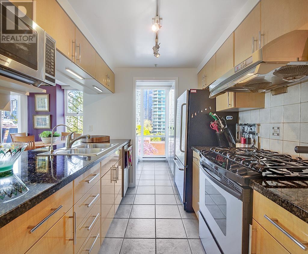 Photo 25 of 706 1077 Marinaside Crescent, Vancouver BC