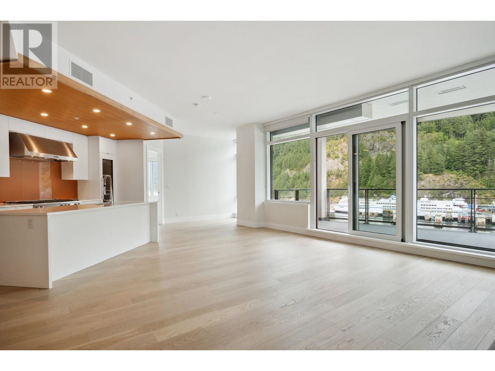 Photo 3 of 802 6707 Nelson Avenue, West Vancouver BC