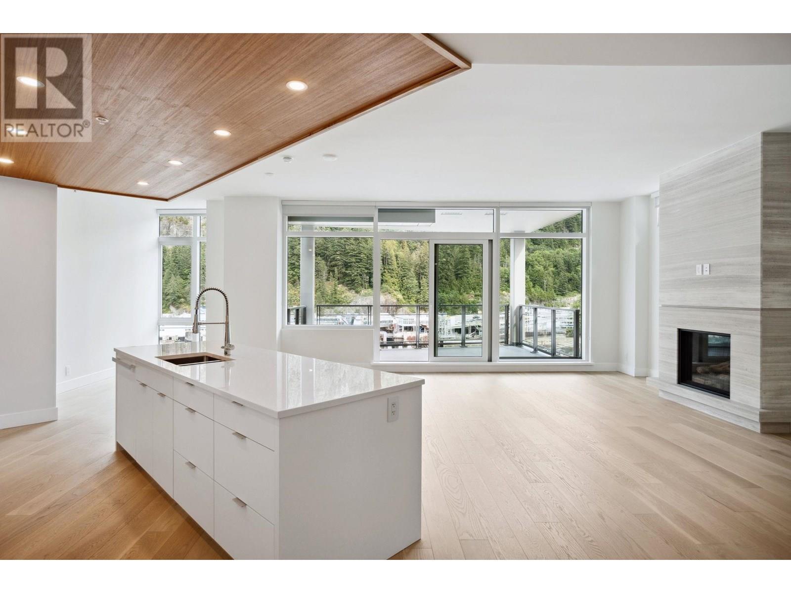 Photo 2 of 802 6707 Nelson Avenue, West Vancouver BC