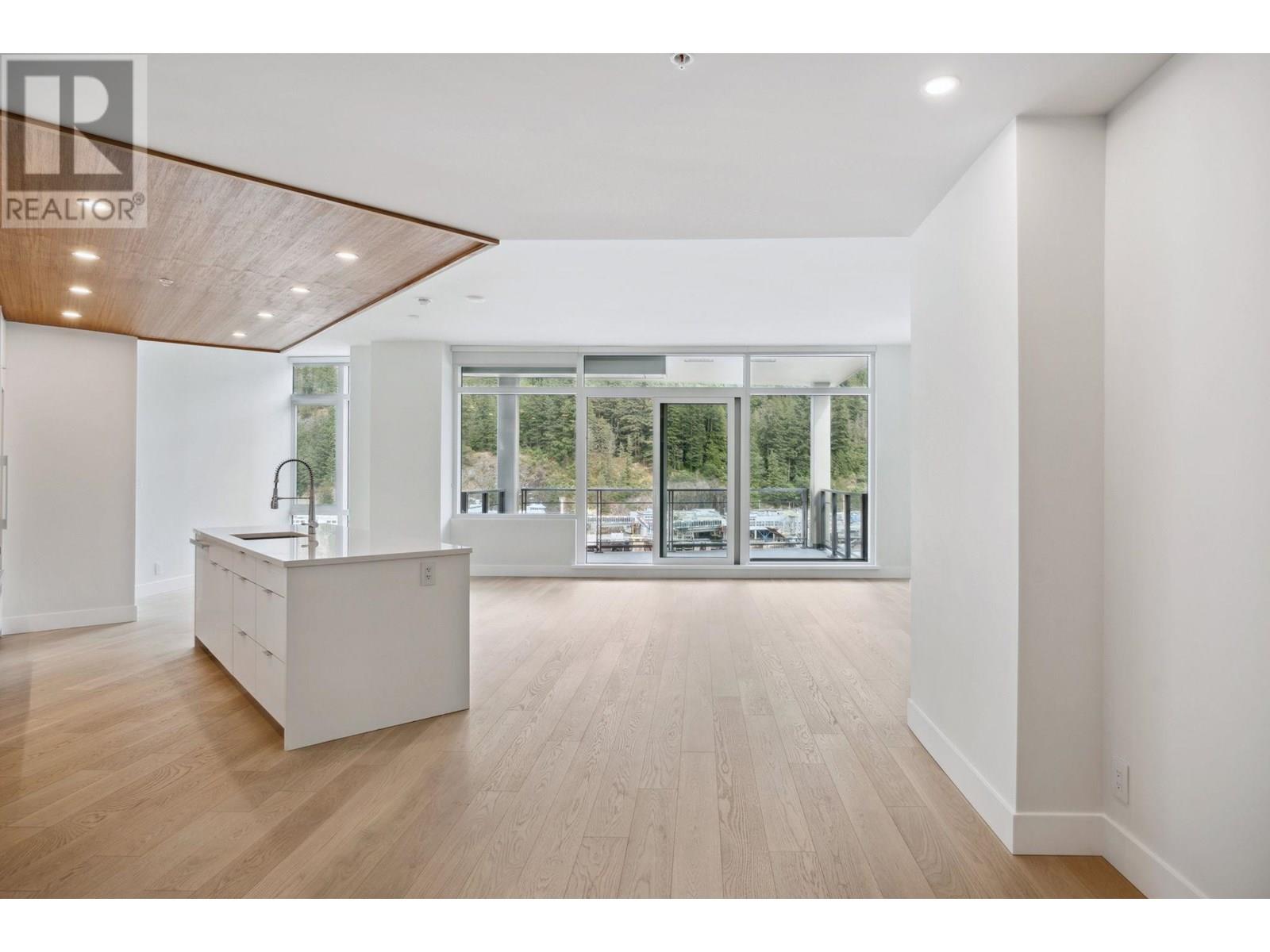 Photo 11 of 802 6707 Nelson Avenue, West Vancouver BC