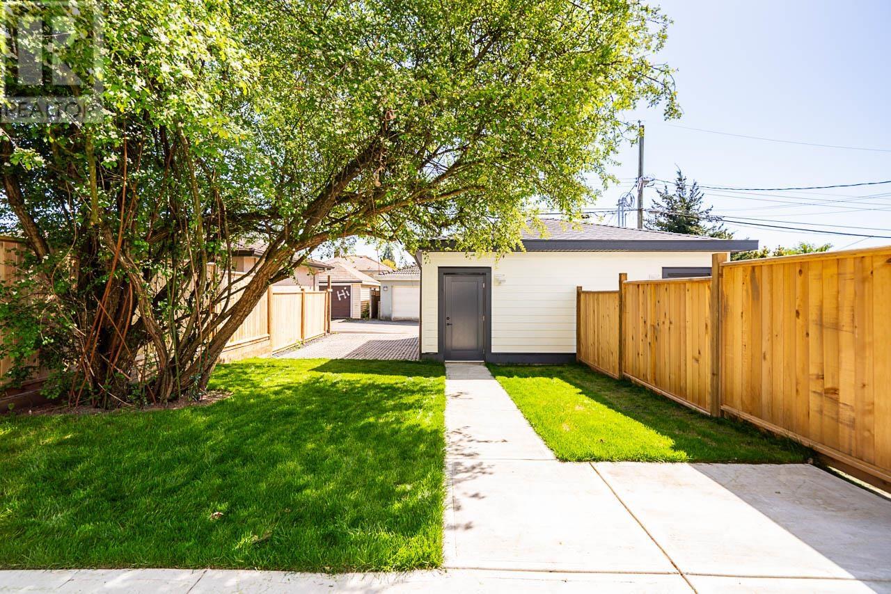 2356 WEST 16TH AVENUE, Vancouver