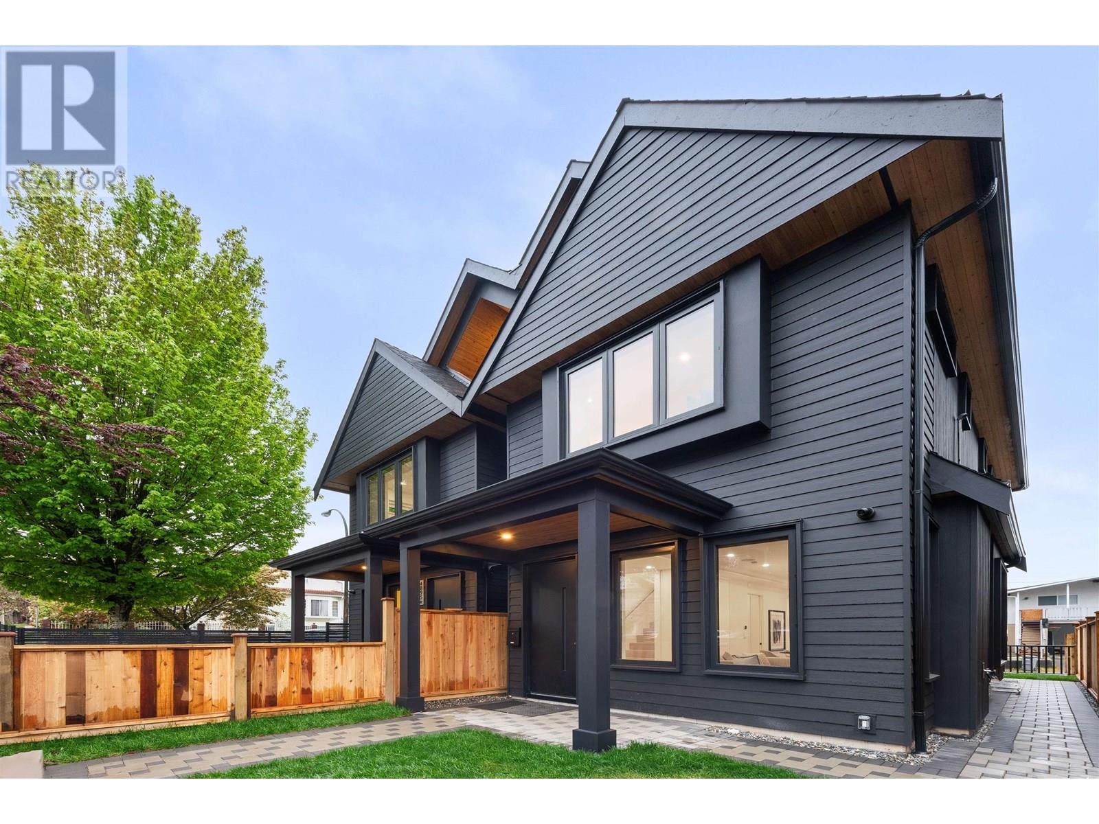 Photo 2 of 1 4895 Moss Street, Vancouver BC