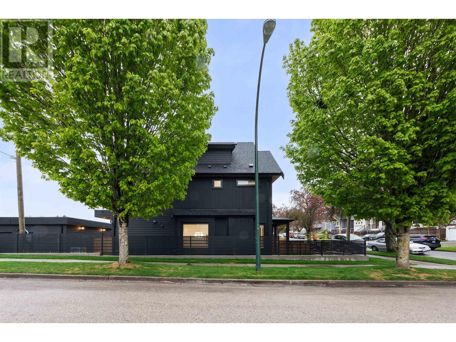 Photo 39 of 1 4895 Moss Street, Vancouver BC