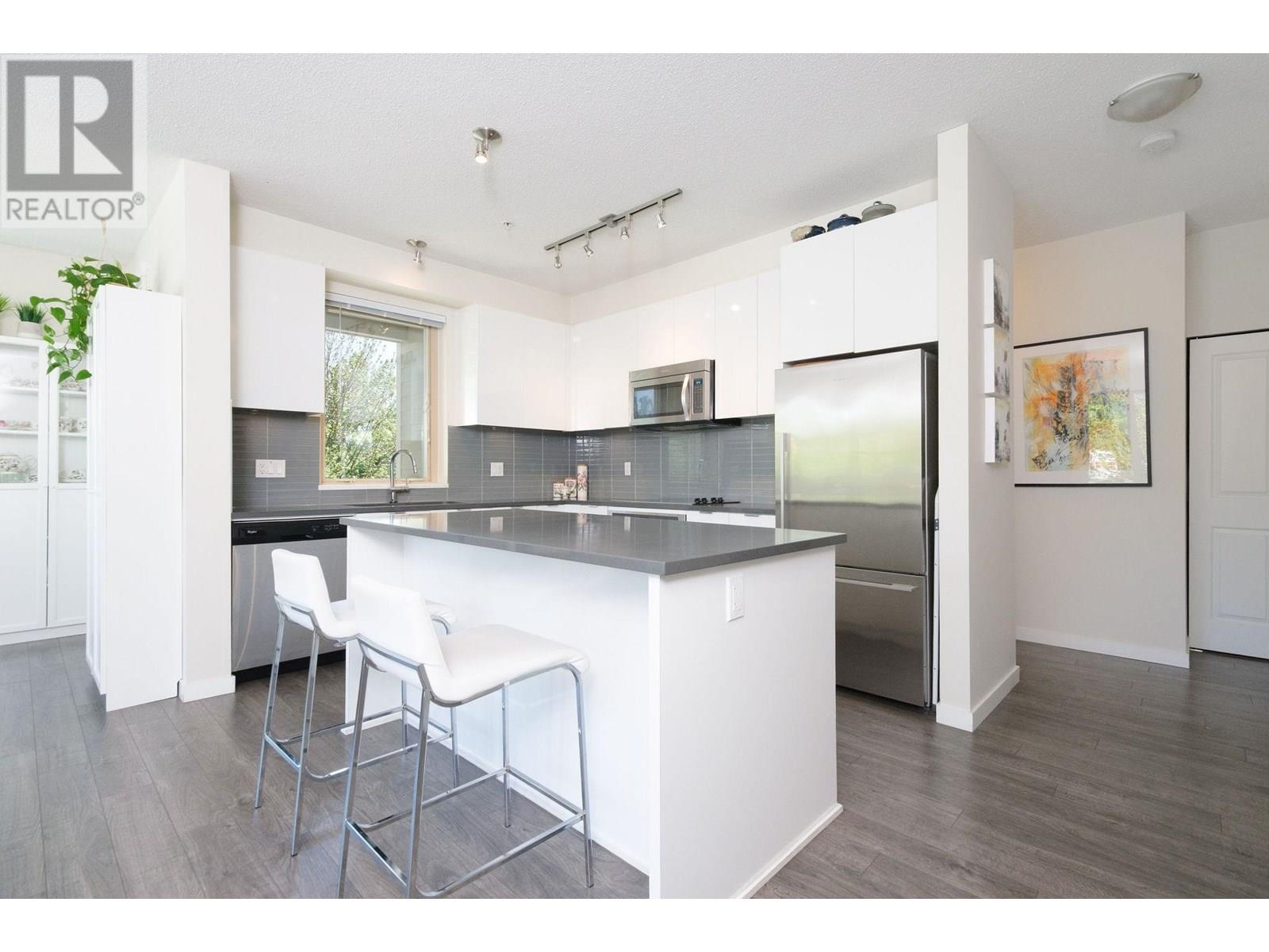Photo 3 of 219 2665 Mountain Highway, Vancouver BC