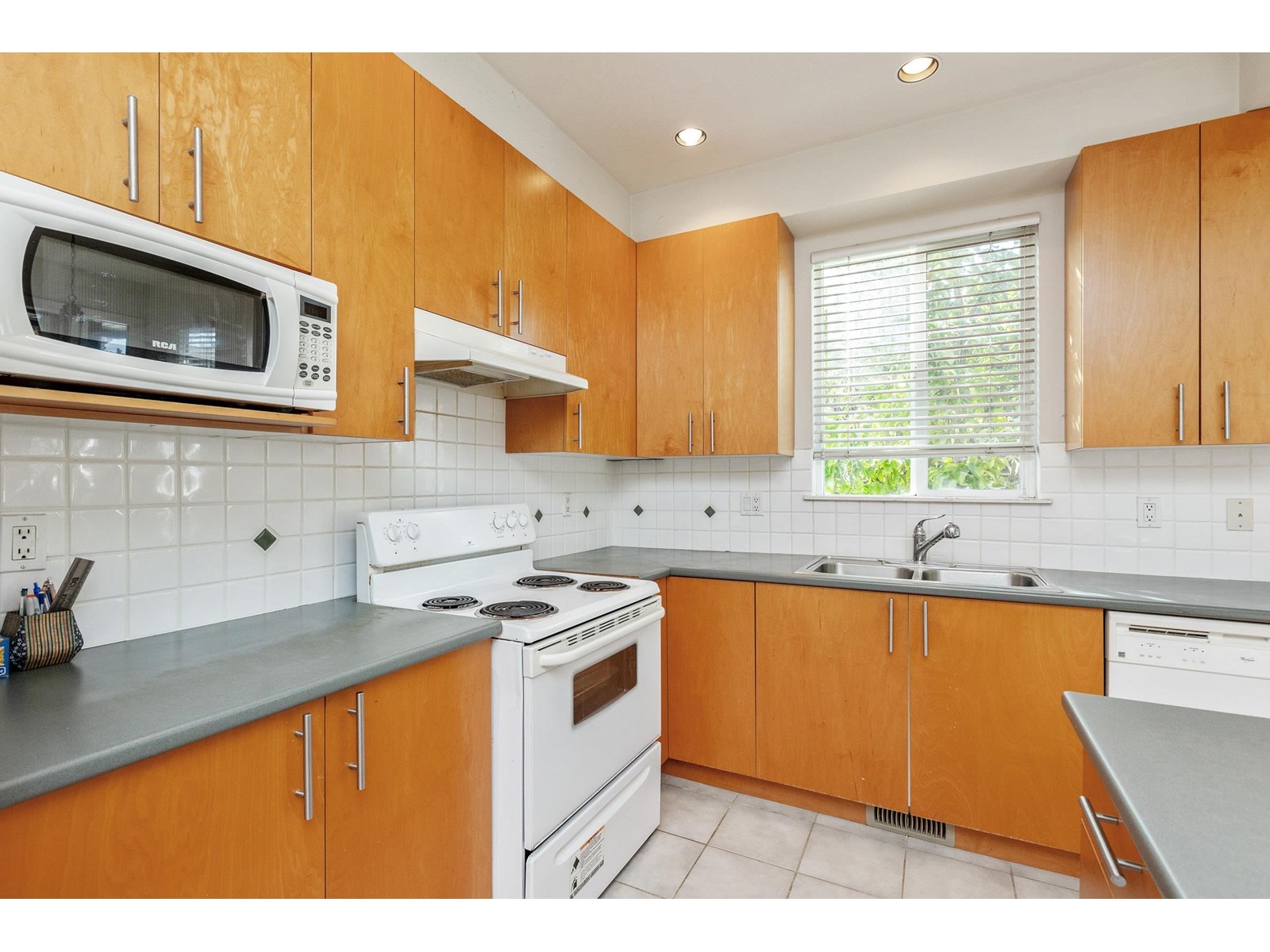 Photo 6 of 5 8250 158 Street, Surrey BC
