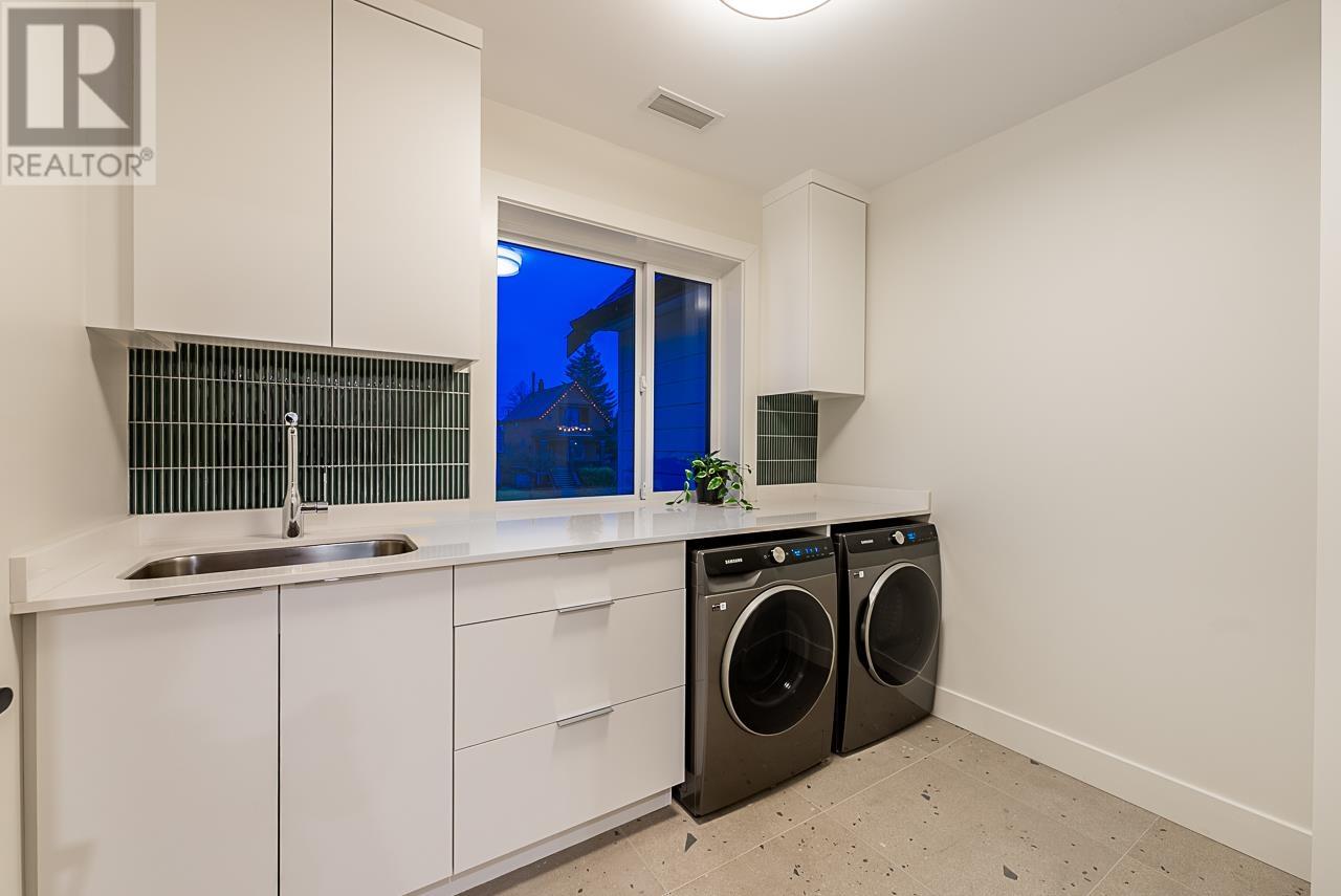 3537 CAMBRIDGE STREET, Vancouver
